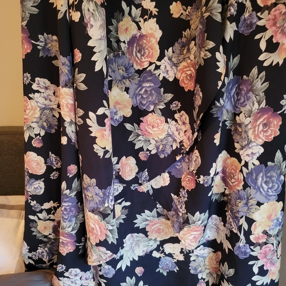 Floral wrap skirt size S - Picture 2 of 4